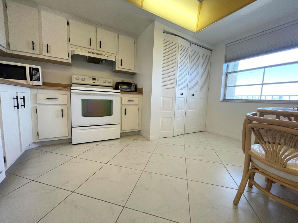 Palm Spring II - Residential