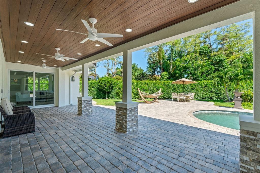 MEADOW WOOD OF THE LANDIN - Residential