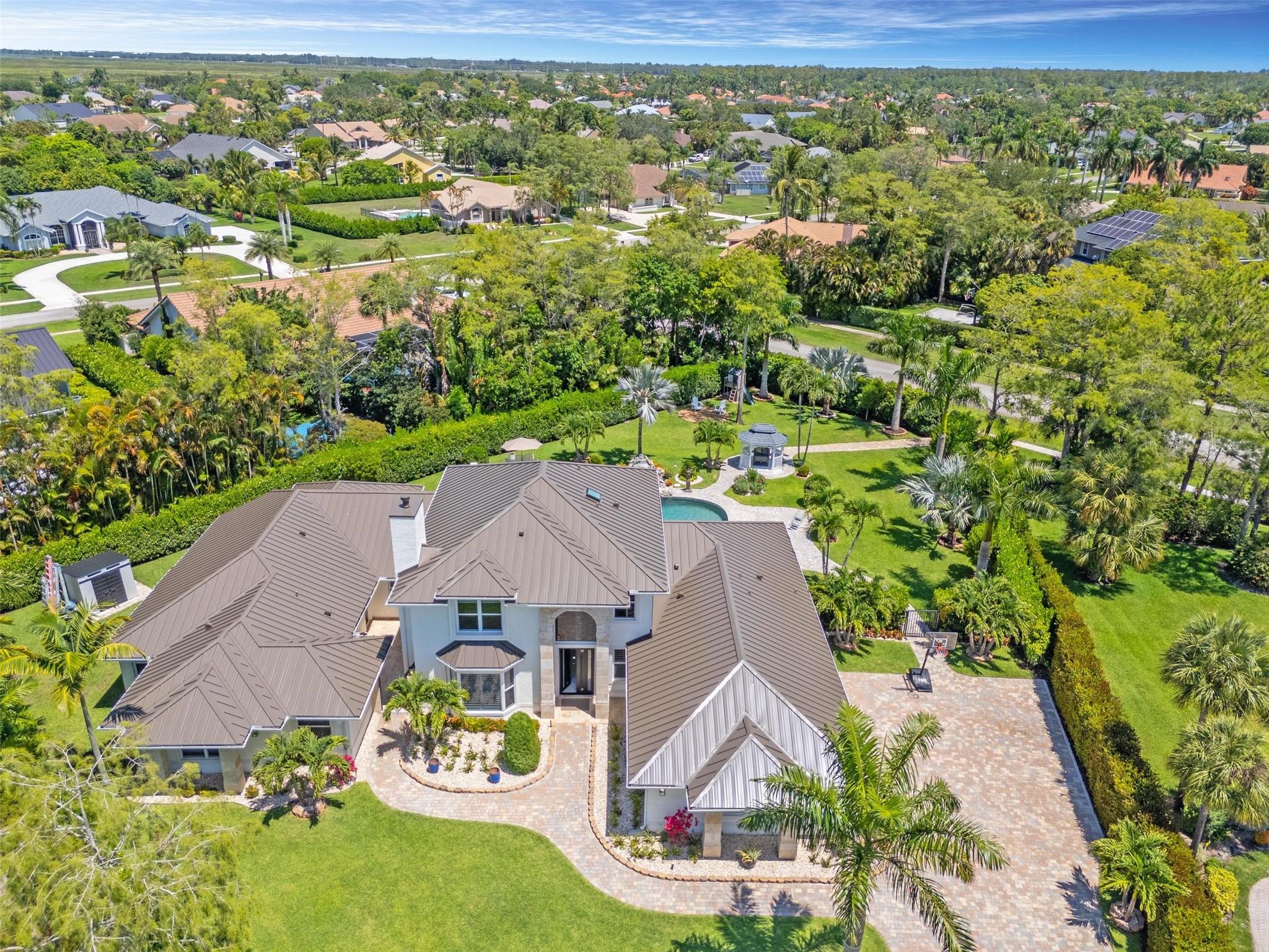 MEADOW WOOD OF THE LANDIN - Residential