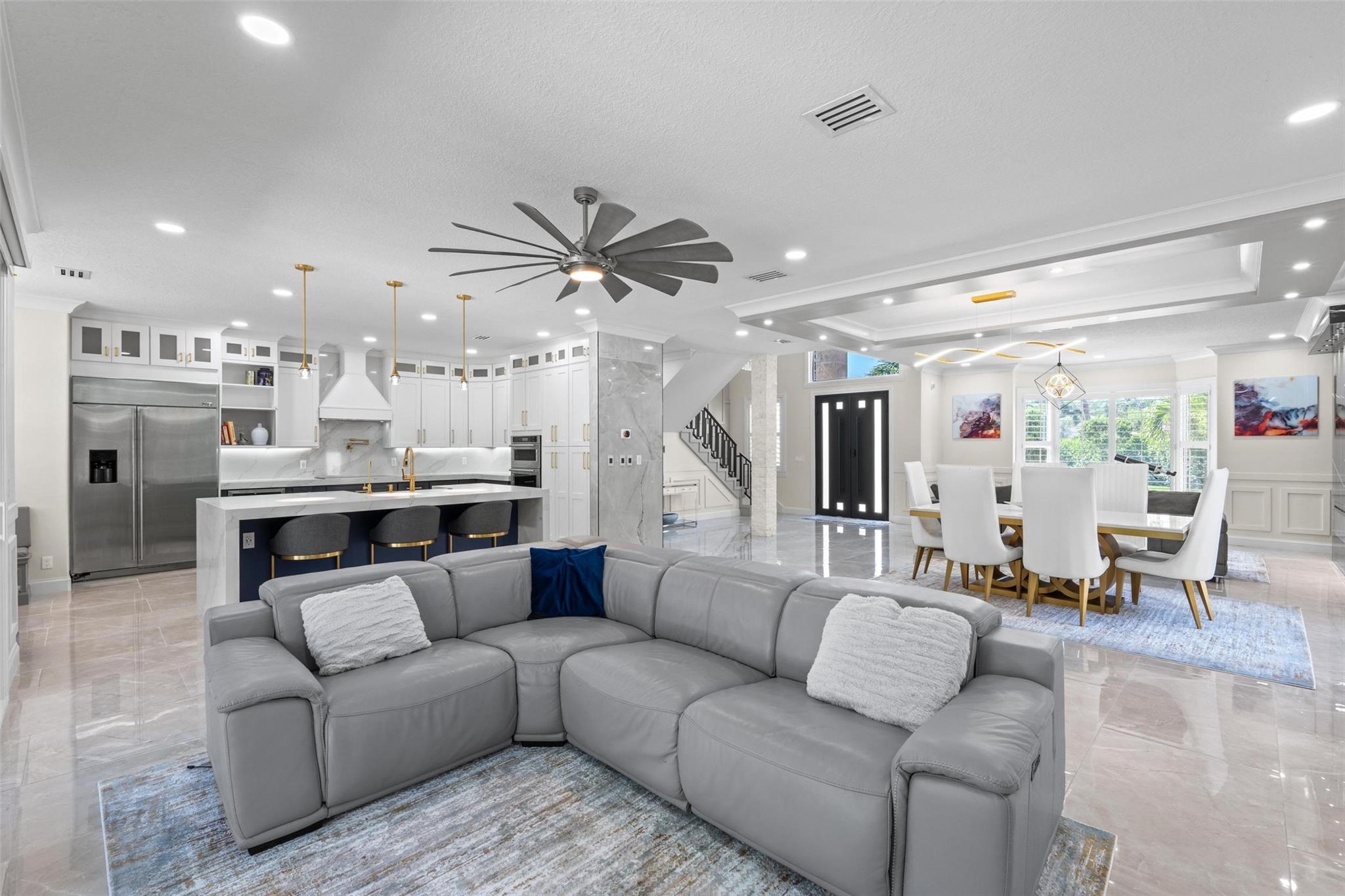 MEADOW WOOD OF THE LANDIN - Residential