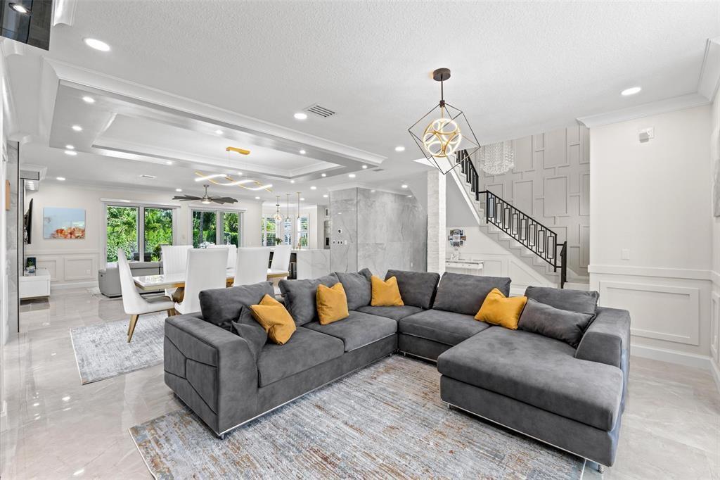 MEADOW WOOD OF THE LANDIN - Residential