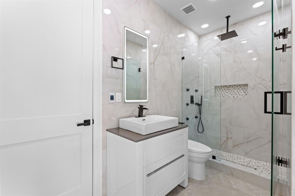 MEADOW WOOD OF THE LANDIN - Residential