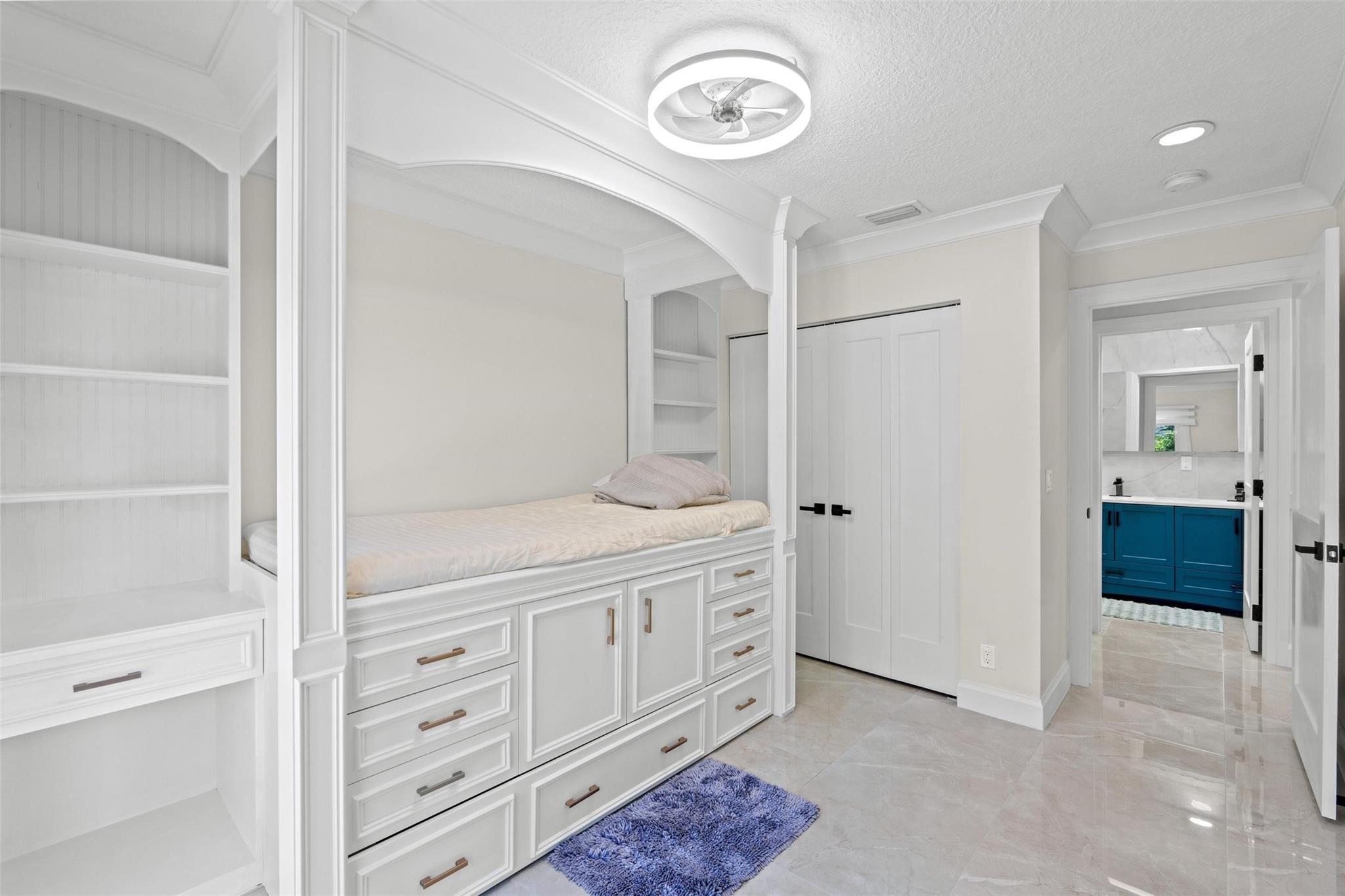 MEADOW WOOD OF THE LANDIN - Residential