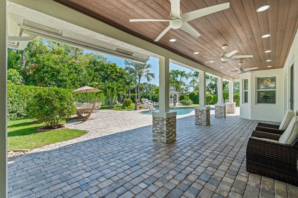 MEADOW WOOD OF THE LANDIN - Residential