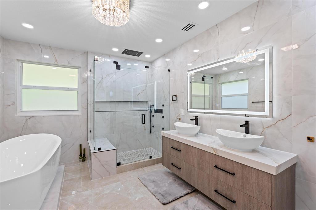 MEADOW WOOD OF THE LANDIN - Residential