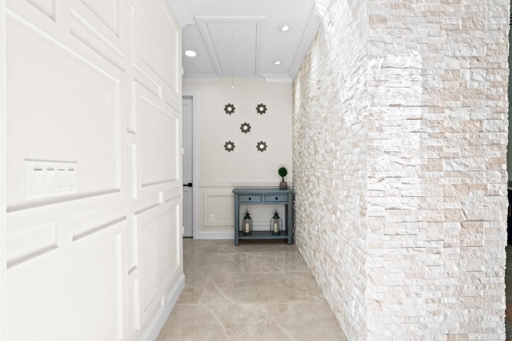 MEADOW WOOD OF THE LANDIN - Residential