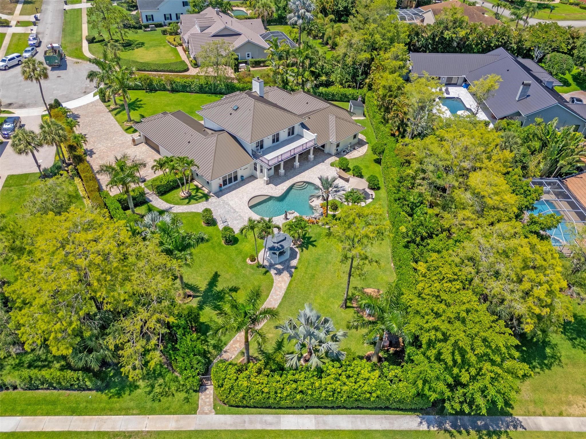 MEADOW WOOD OF THE LANDIN - Residential