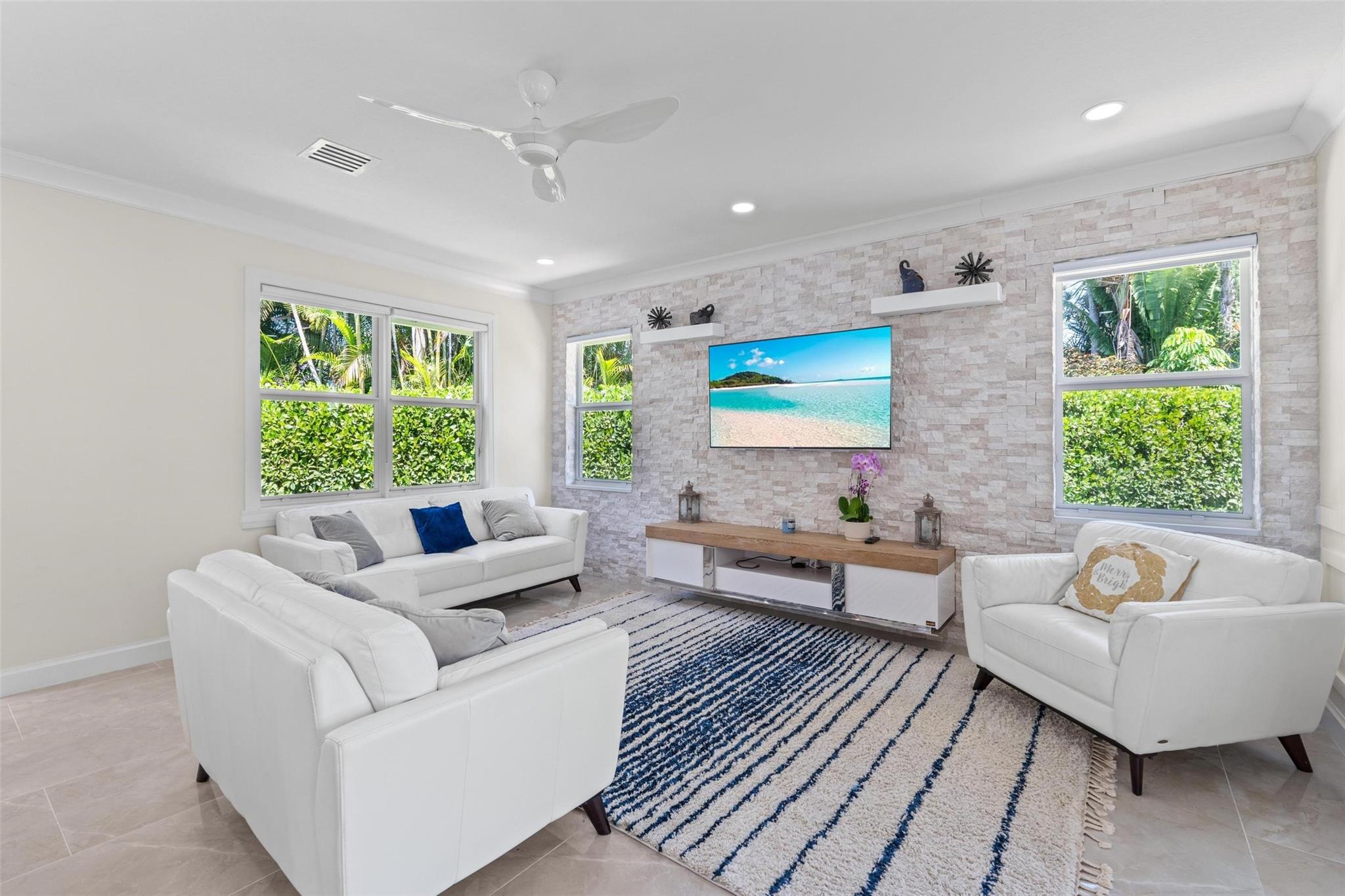 MEADOW WOOD OF THE LANDIN - Residential