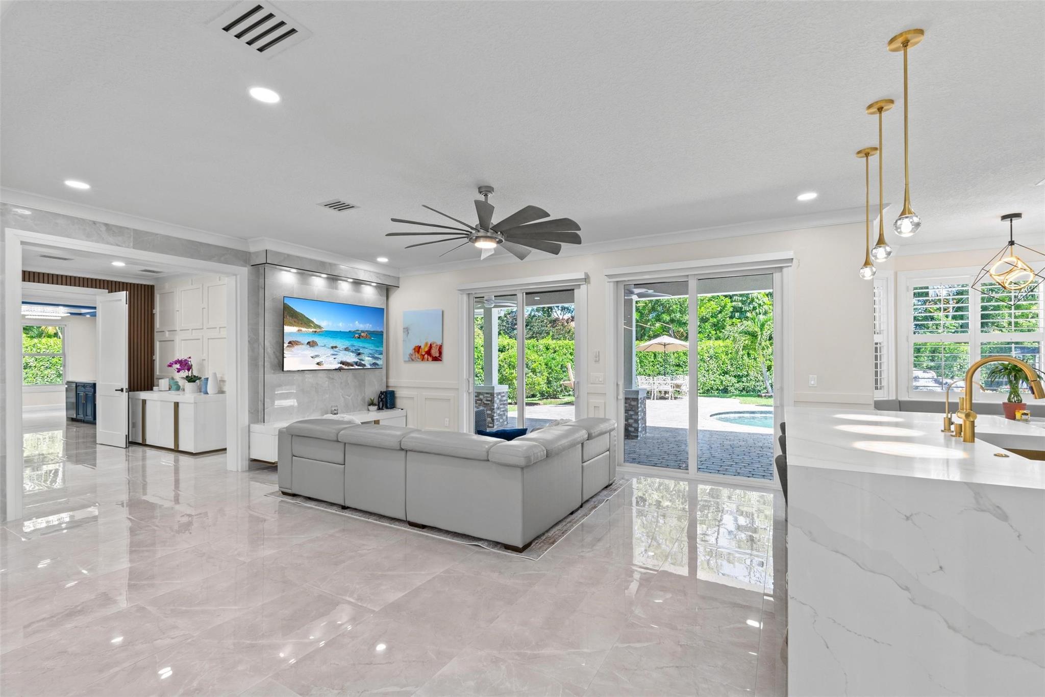 MEADOW WOOD OF THE LANDIN - Residential