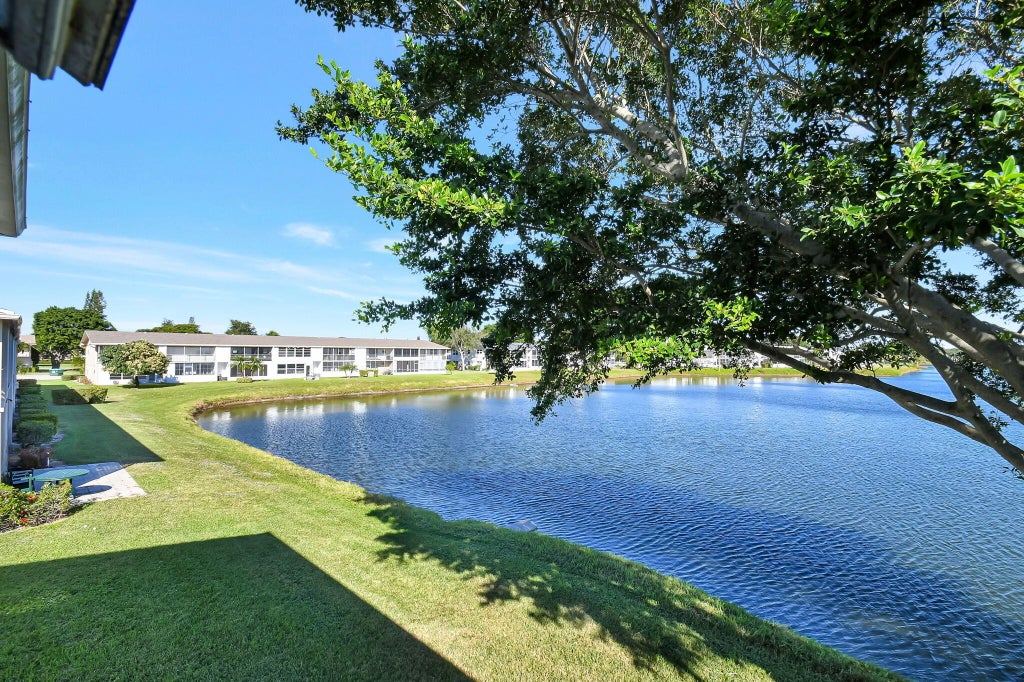 Photo of 152 CHATHAM G, West Palm Beach, FL 33417 (MLS # B26093451)