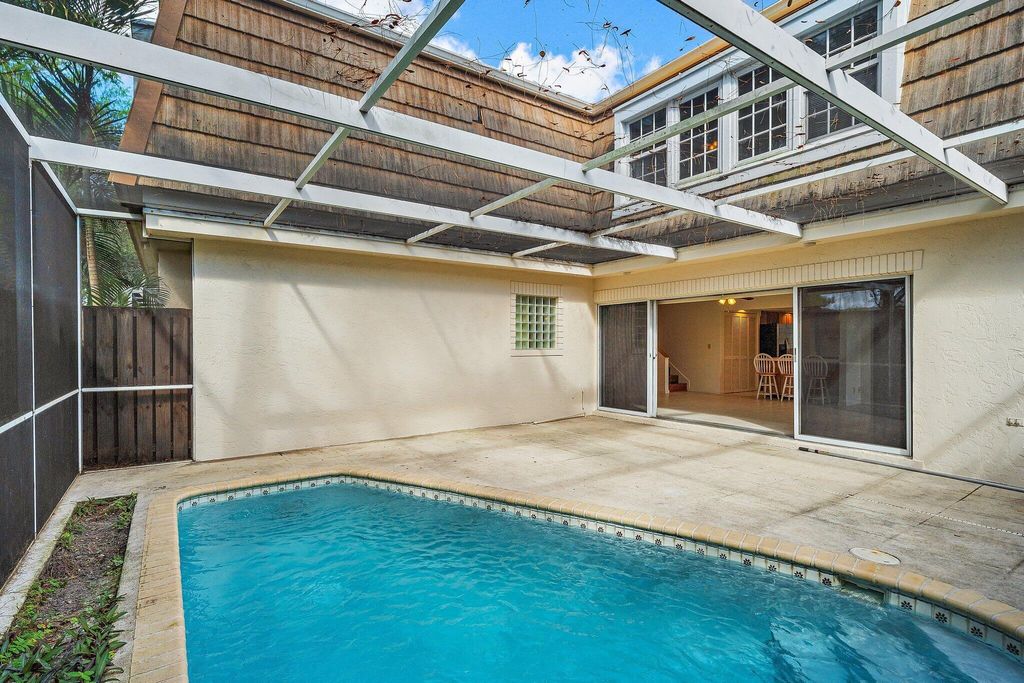 Photo of 11582 Winchester Drive #25a, Palm Beach Gardens, FL 33410 (MLS # R10887539)