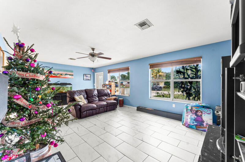 PALM SPRINGS VILLAGE 1 - Residential