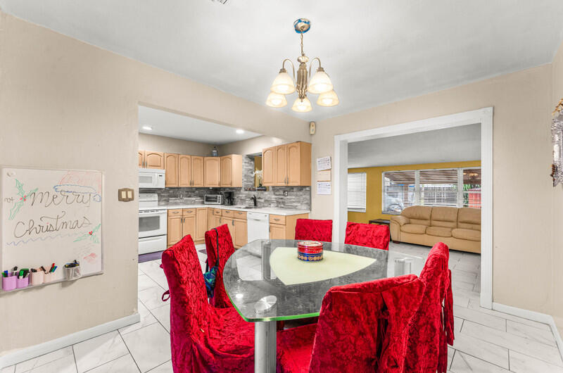 PALM SPRINGS VILLAGE 1 - Residential