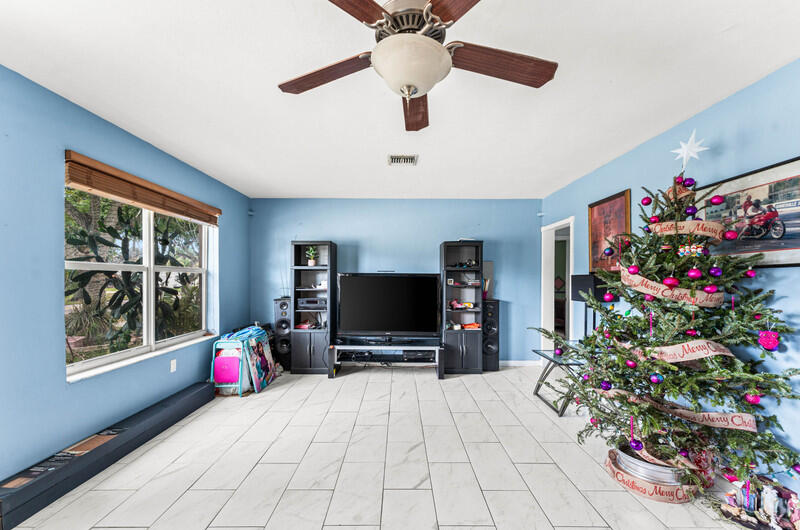 PALM SPRINGS VILLAGE 1 - Residential