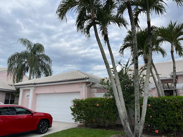 FAIRWAY VILLAS - Residential