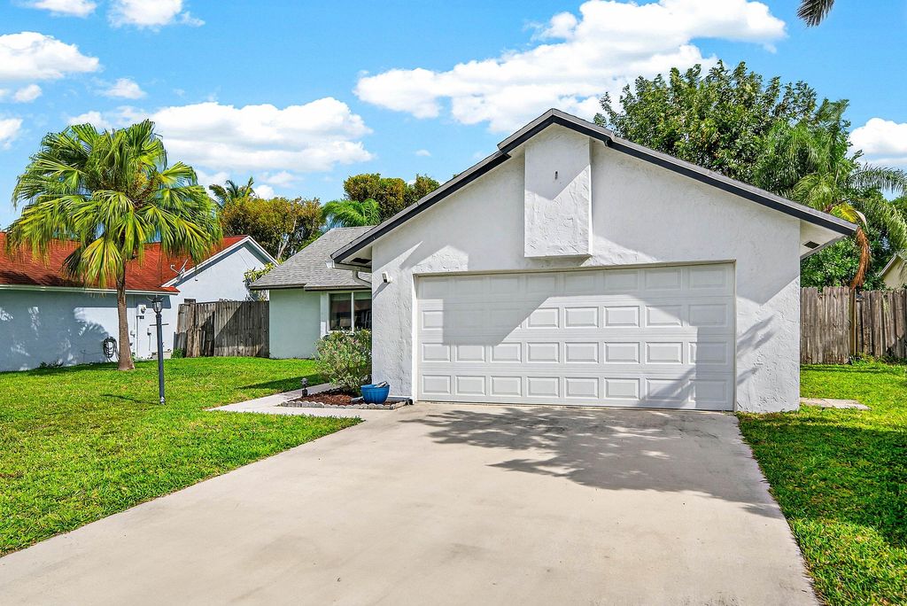 Photo of 1713 Banyan Creek Court, Boynton Beach, FL 33436 (MLS # B26016667)