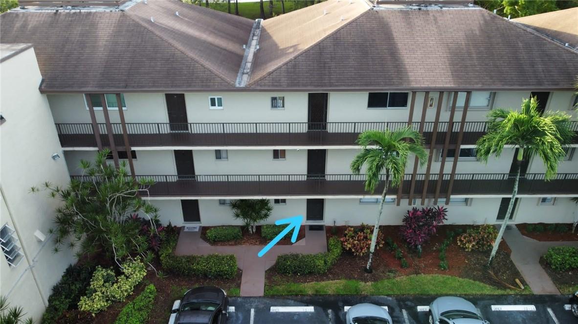 Ground floor condo with upgraded kitchen. Granite counters, custom cabinets. 2/2 with washer and dryer in the unit. Tile floors, no carpet. Screened patio. Great location in complex, right next to clubhouse and pool. Convenient location to shopping and University Dr. Sorry no pets, no trucks, no commercial vehicles . 700 FICO required by HOA** no exceptions**