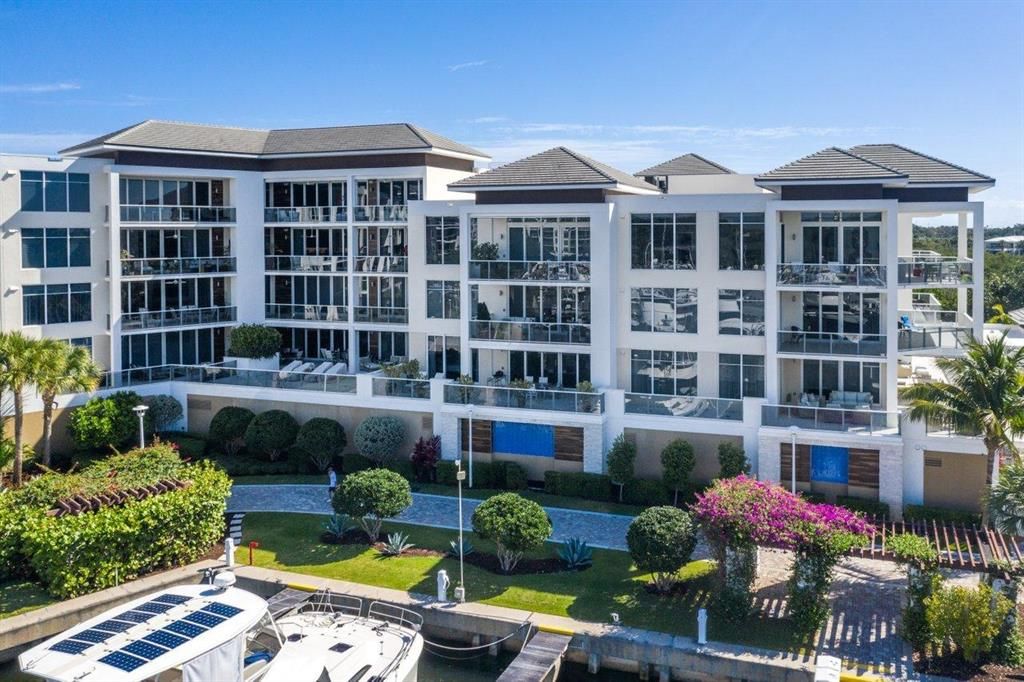 Photo of 2700 Donald Ross Road #211, Palm Beach Gardens, FL 33410 (MLS # R10704456)