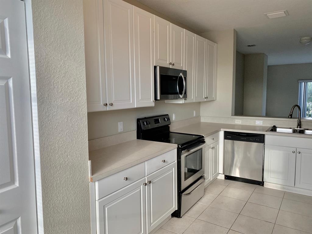 PRESERVE AT BOYNTON BEACH 13 CONDO - Residential Lease