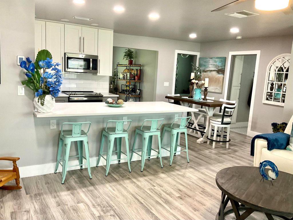 Photo of 130 NW 10th Court, Boynton Beach, FL 33426 (MLS # R11103284)