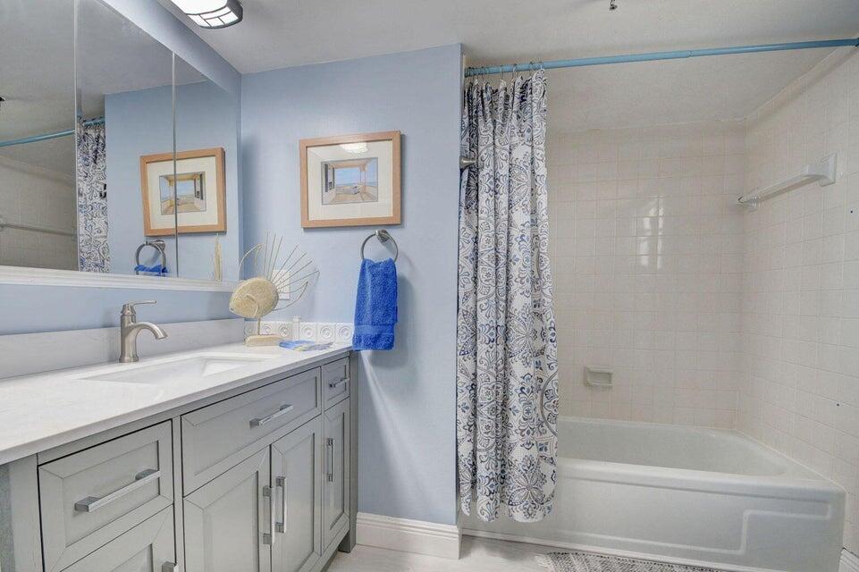 AMBASSADOR I CONDO - Residential