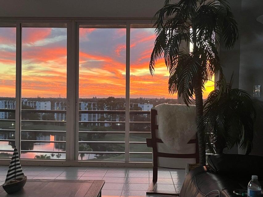 AMBASSADOR I CONDO - Residential