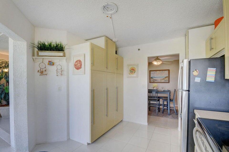 AMBASSADOR I CONDO - Residential