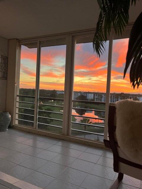 AMBASSADOR I CONDO - Residential