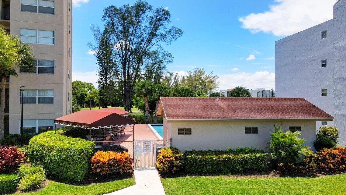 AMBASSADOR I CONDO - Residential