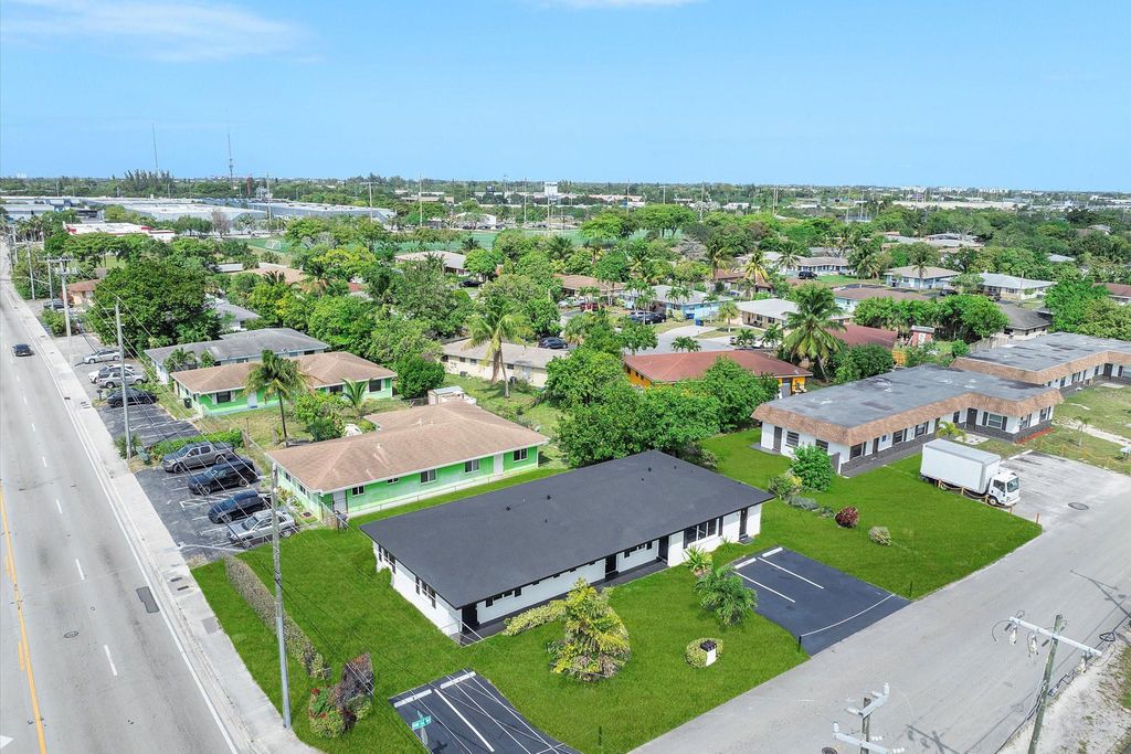 Photo of 1901 NW 14th Ave, Fort Lauderdale, FL 33311 (MLS # F10493397)