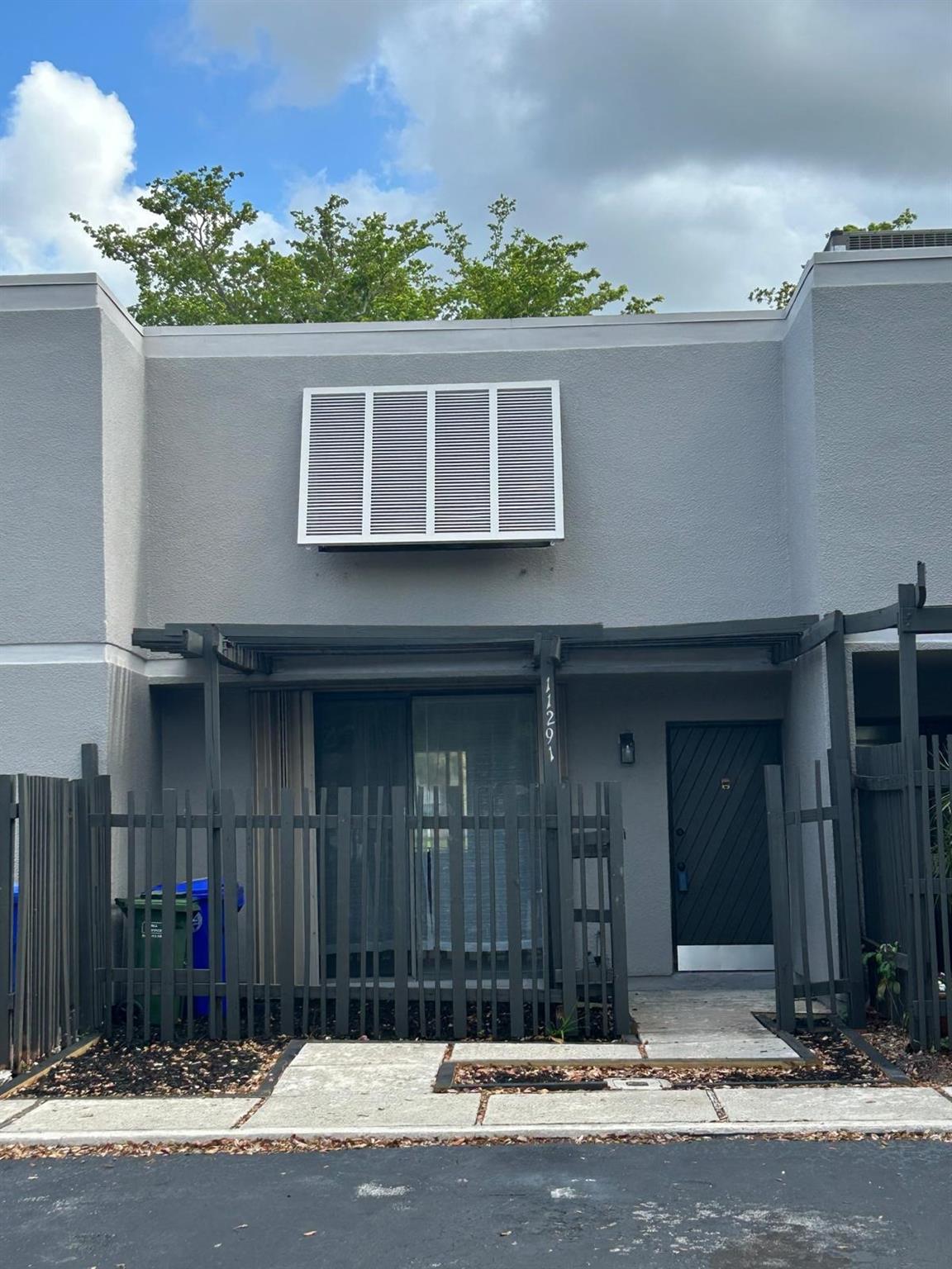 11291 NW 16th Ct, Pembroke Pines, FL, 33026/$427,500 2 11291 NW 16th Ct