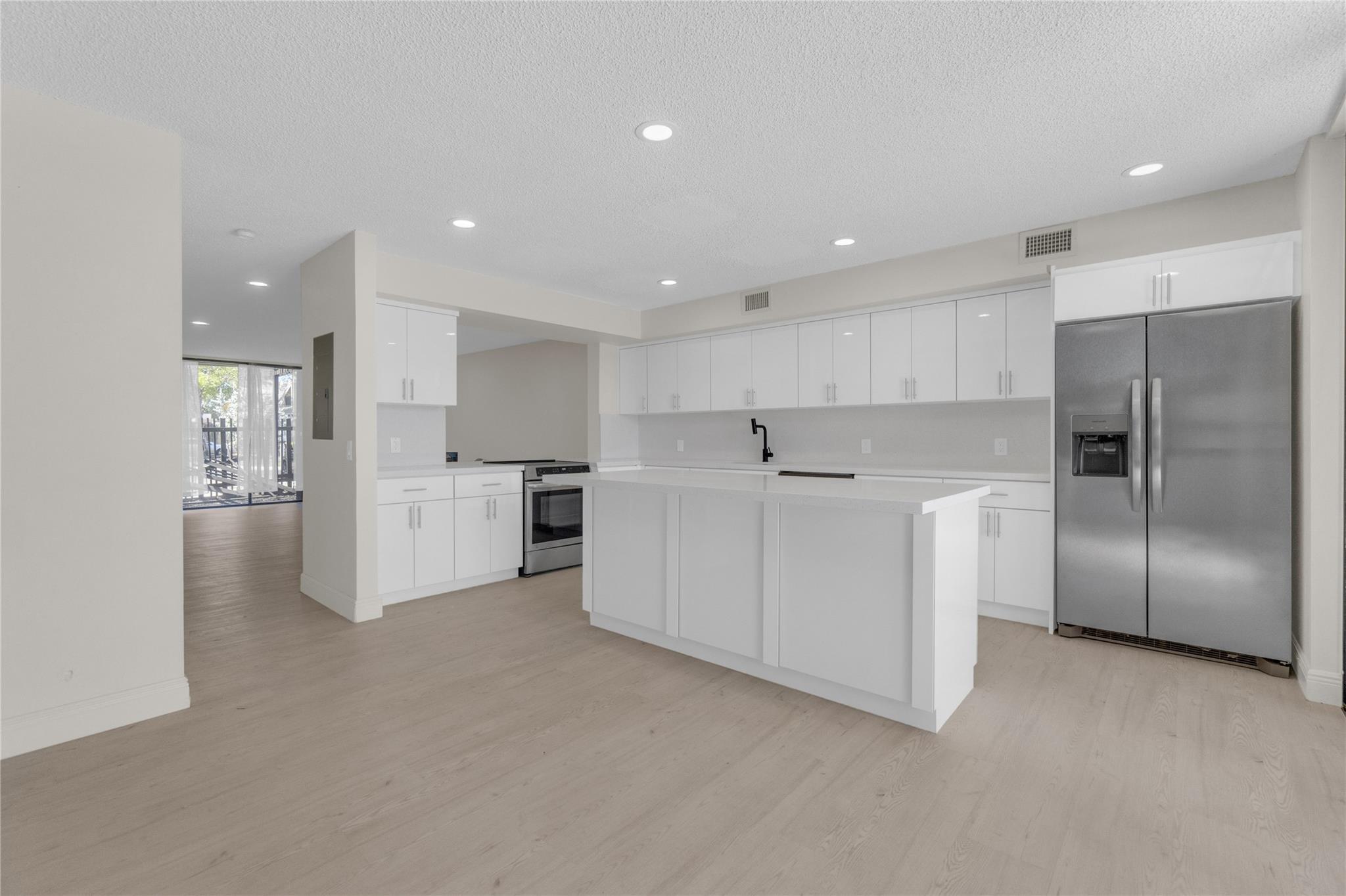 11291 NW 16th Ct, Pembroke Pines, FL, 33026/$427,500 1 11291 NW 16th Ct