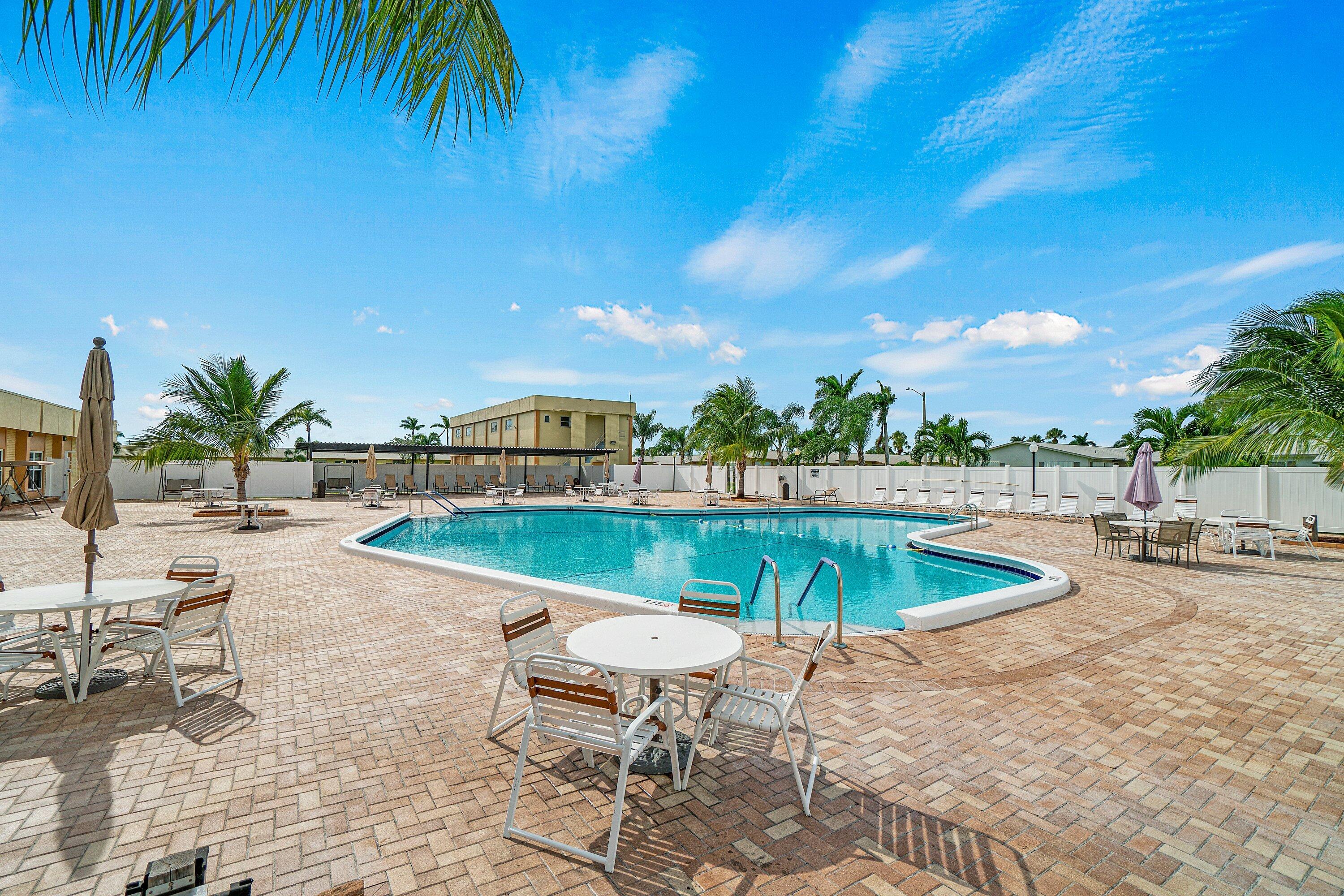 CRESTHAVEN VILLAS CONDO - Residential