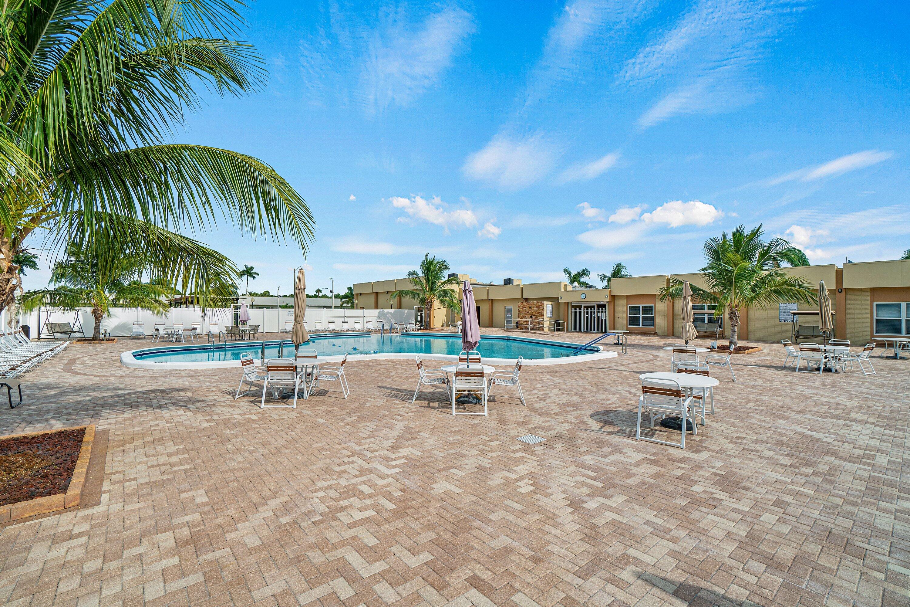 CRESTHAVEN VILLAS CONDO - Residential