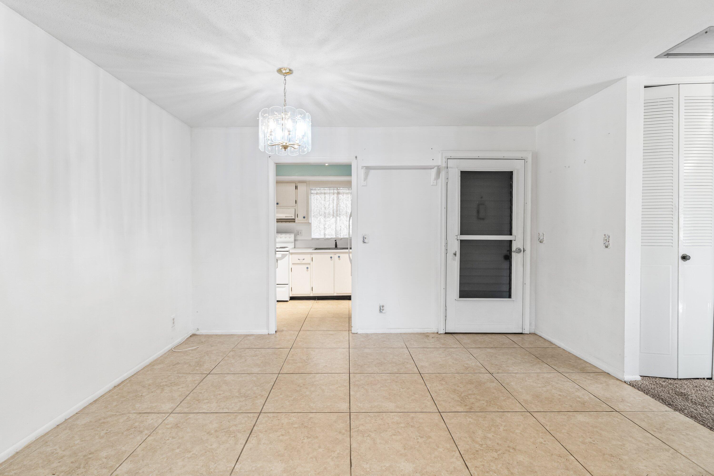 CRESTHAVEN VILLAS CONDO - Residential