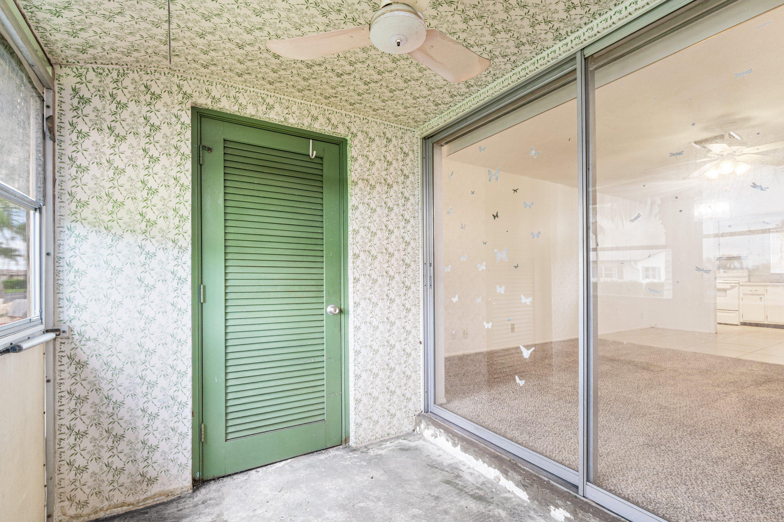 CRESTHAVEN VILLAS CONDO - Residential