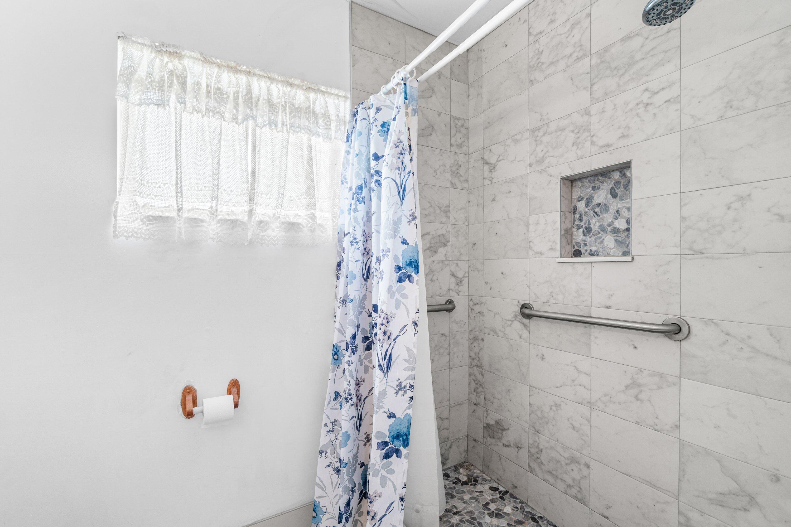 CRESTHAVEN VILLAS CONDO - Residential