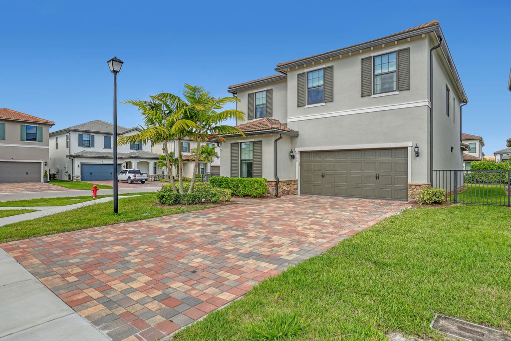 Photo of 4740 Chantilly Rd, Lake Worth, FL 33467 (MLS # B26016808)