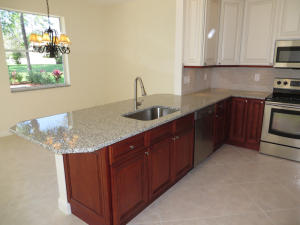 PINEWOOD EAST 2 OF WELLINGTON - Residential