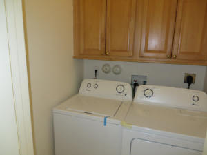 PINEWOOD EAST 2 OF WELLINGTON - Residential