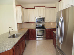 PINEWOOD EAST 2 OF WELLINGTON - Residential