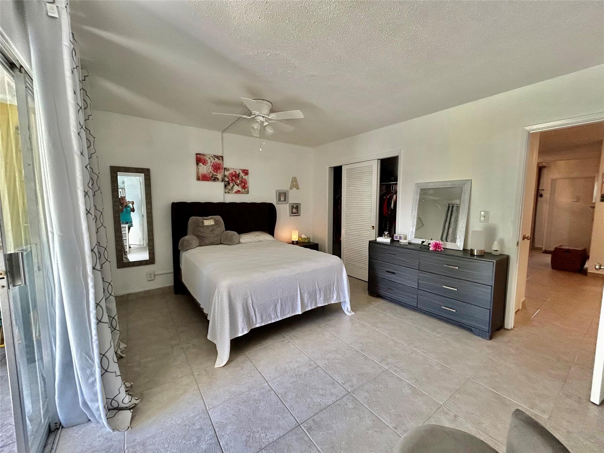 2050 NE 39th St N108