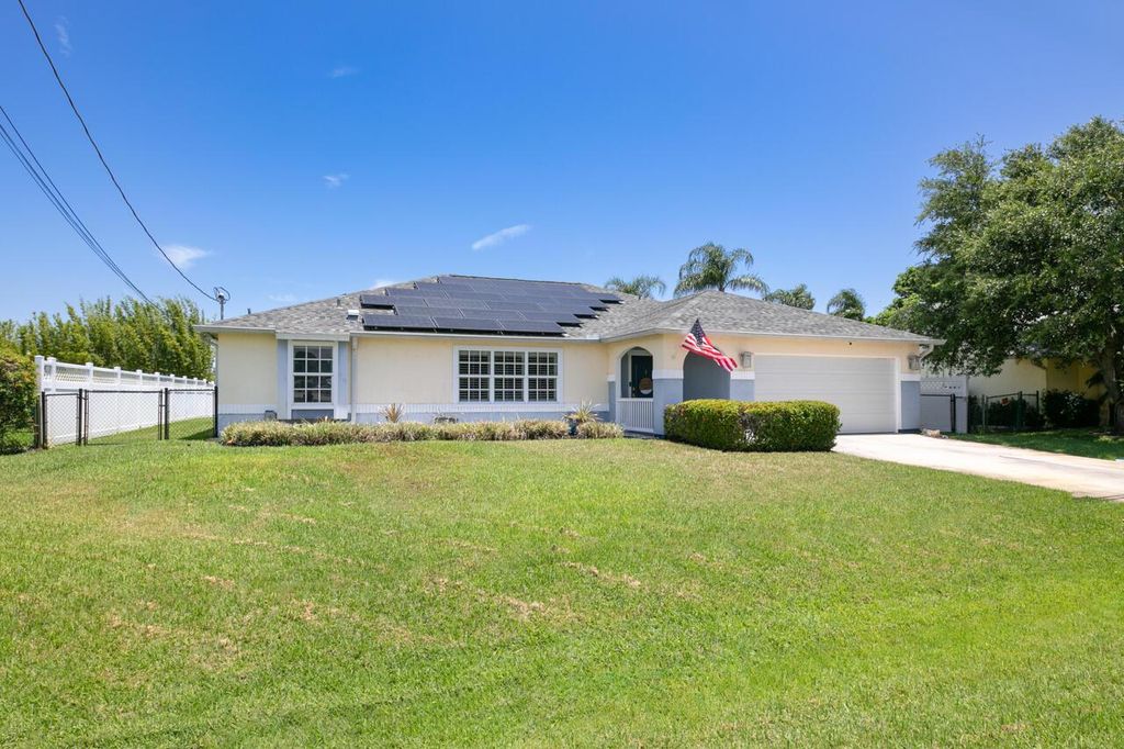 Photo of 1617 SE North Blackwell Drive, Port Saint Lucie, FL 34952 (MLS # R10994461)