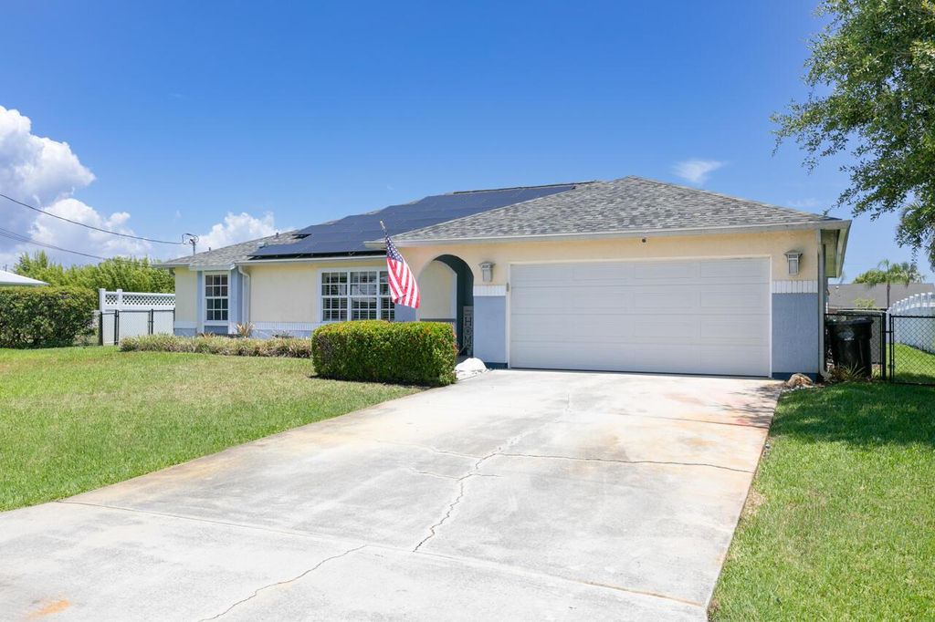 Photo of 1617 SE North Blackwell Drive, Port Saint Lucie, FL 34952 (MLS # R10994461)