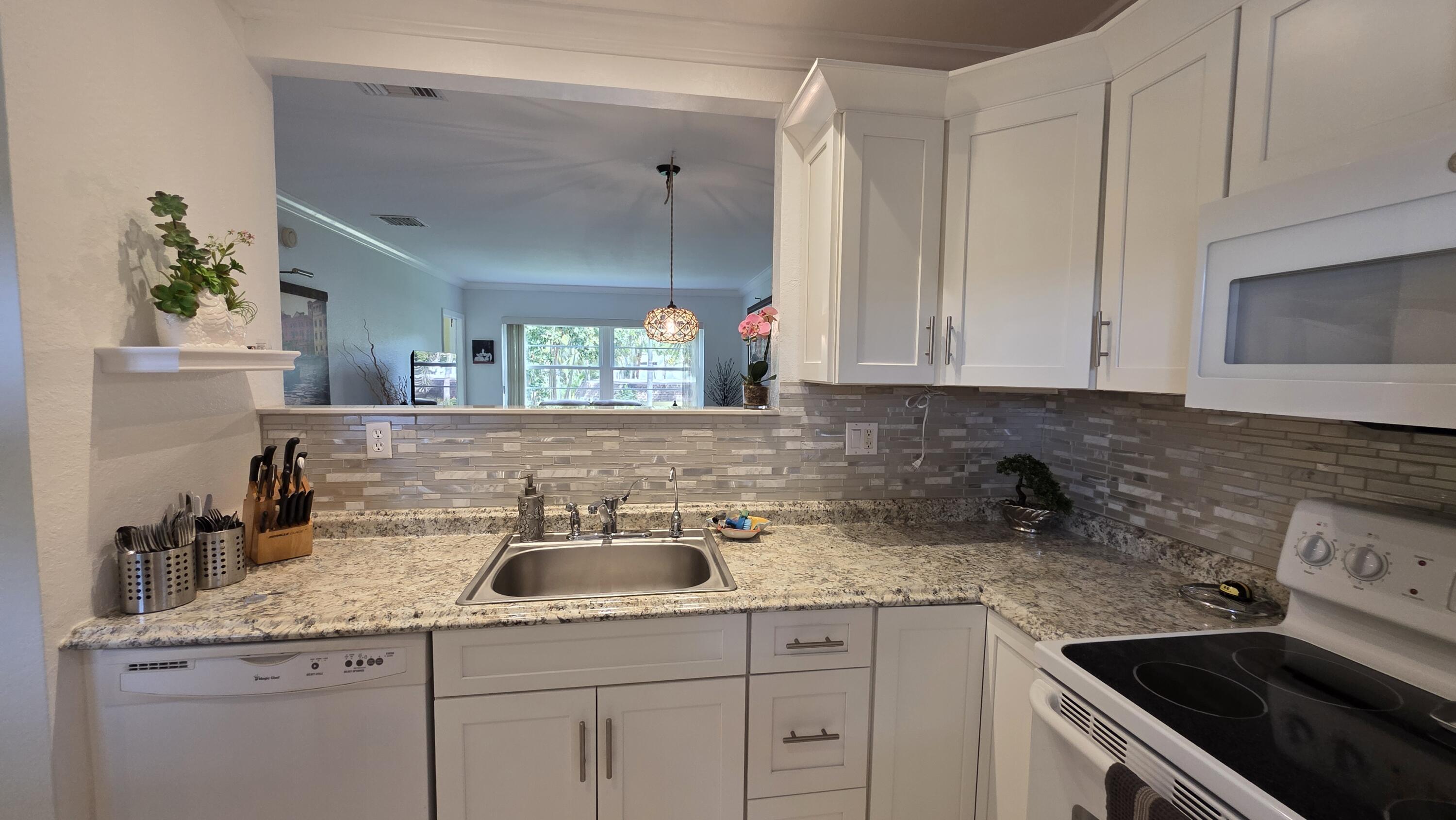 OLEANDER GARDENS CONDO - Residential