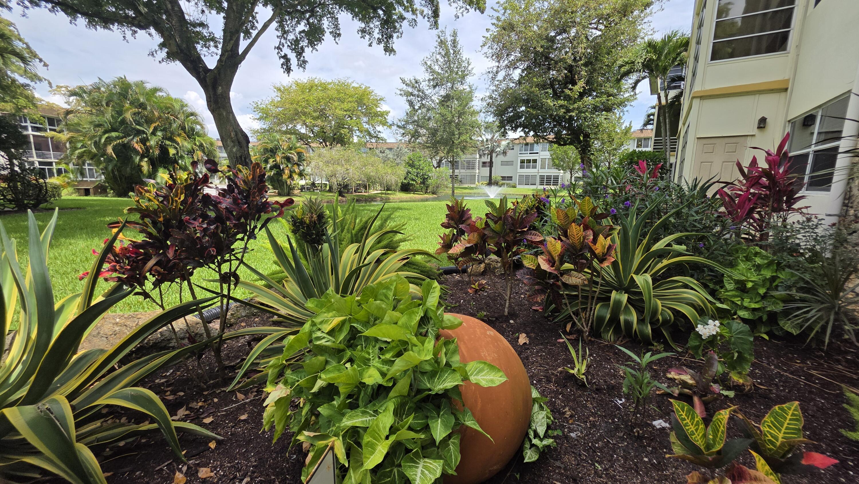 OLEANDER GARDENS CONDO - Residential