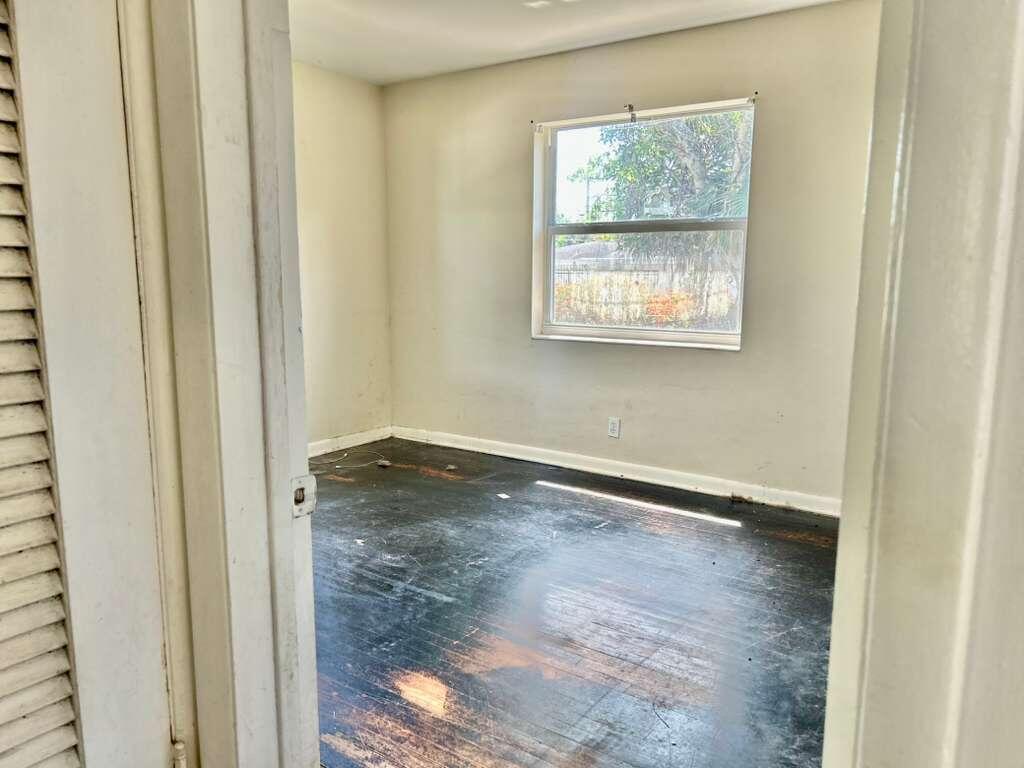 NORTHRIDGE - Residential