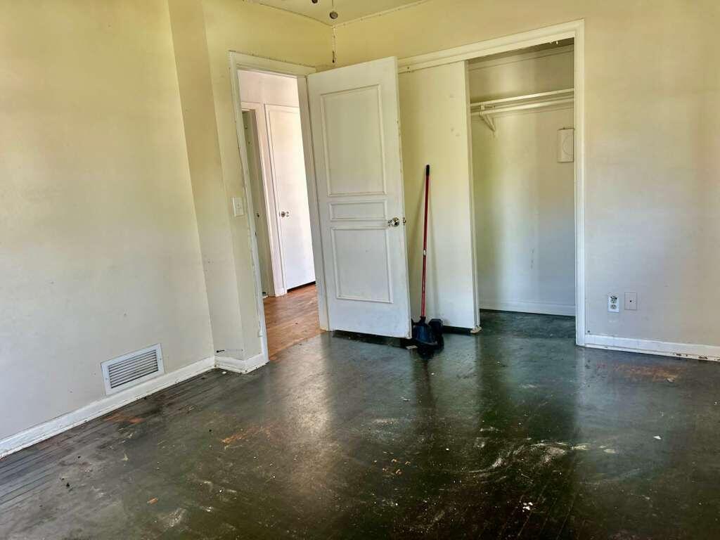 NORTHRIDGE - Residential