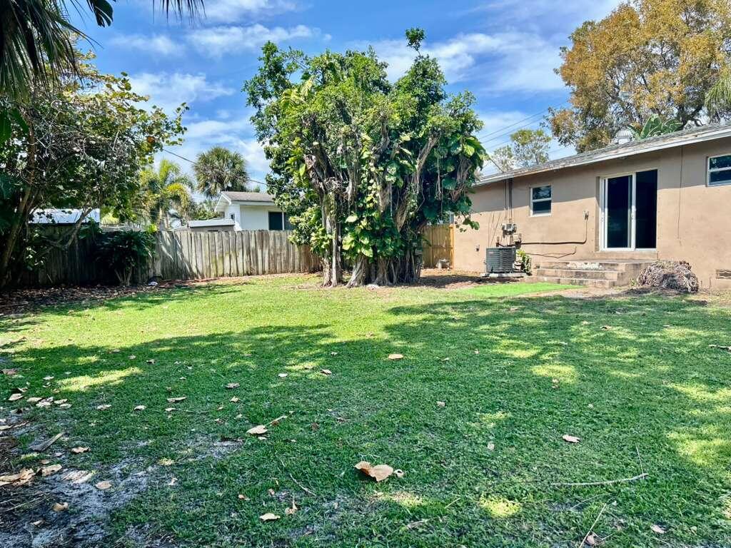 NORTHRIDGE - Residential