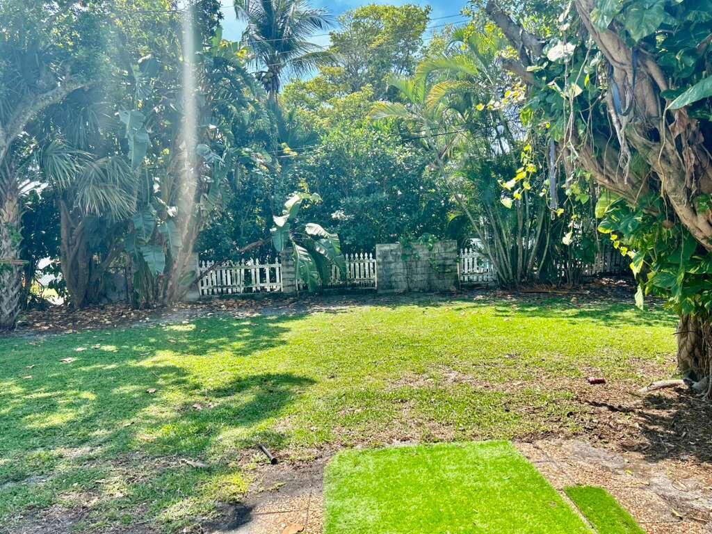 NORTHRIDGE - Residential